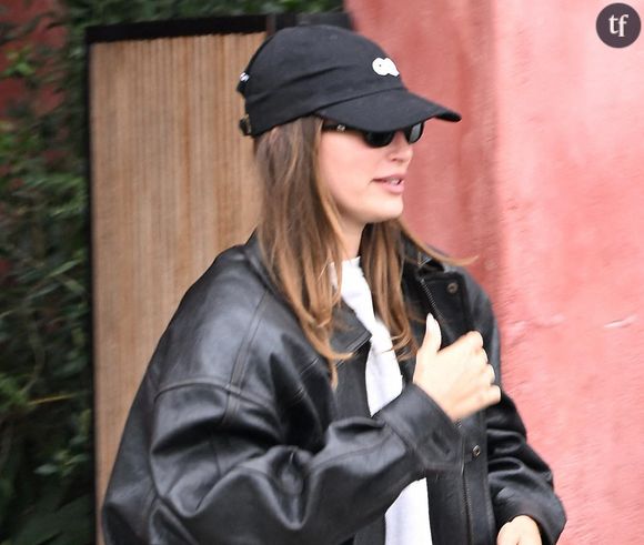 Hailey Bieber transsexuelle ? Elle répond aux rumeurs dans une vidéo qui va faire trembler les haters