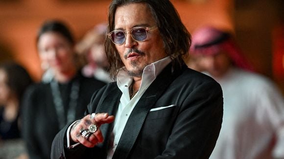 "Il ressemble trop à son père" : les rares photos du fils de Johnny Depp affolent les internautes