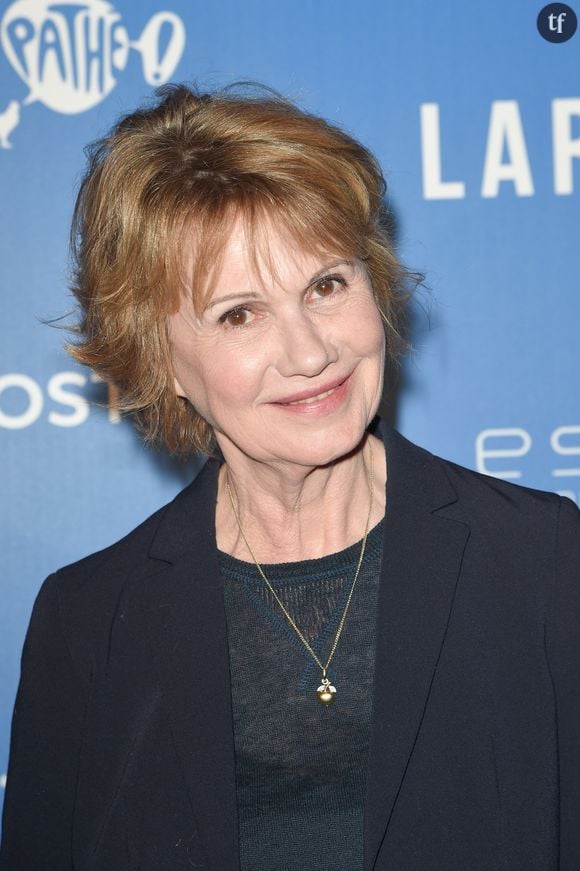 D'autres abondent en ce sens : "Réalisateur aux idées dégoûtantes qui réalise un film plus que malsain...", "J'ai toujours détesté ce film et déjà quand il est sorti je disais toujours le trouver très très sexiste très machiste". D'autres téléspectateurs souhaitant apporter un avis plus modéré : "C'est un marqueur de son époque avec ses qualités et ses nombreux scandales au regard de ces scènes...mais miou miou en parle très bien et surtout avec nuance, ce qui est une valeur rare dans notre monde d'aujourd'hui,"