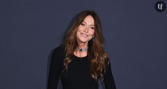 “Incroyable”, “c’est un bijou”, “quelle robe !” : Carla Bruni ultra glamour à Cannes, les internautes sont sous le charme