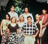 Heather Locklear (Amanda) a retrouvé ses anciennes co-stars de la série dans un épisode du podcast Still the place, animé par Laura Leighton (Sydney), Daphné Zuniga (Jo) et Courtney Thorne Smith (Allison).