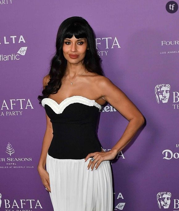 Jameela Jamil dénonce la société patriarcale et plus précisément, l'injonction à la virilité, son culte "absurde". La comédienne britannique connue pour ses odes à ses propres "orgasmes" et ses prises de position féministes fait beaucoup réagir.