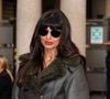 Et Jameela Jamil dans tout ça ? L'actrice a ironiquement commenté une photo du criminel sur laquelle on le voit torse nu, abdos apparents. Ironiquement, la comédienne a simplement écrit : "Une star est née". Sauf que son commentaire n'est pas passé inaperçu : de nombreux médias anglophones ont mis en ligne des articles en insinuant qu'elle "soutenait le tueur". Une couverture médiatique démesurée que la célébrité a rapidement dénoncé.