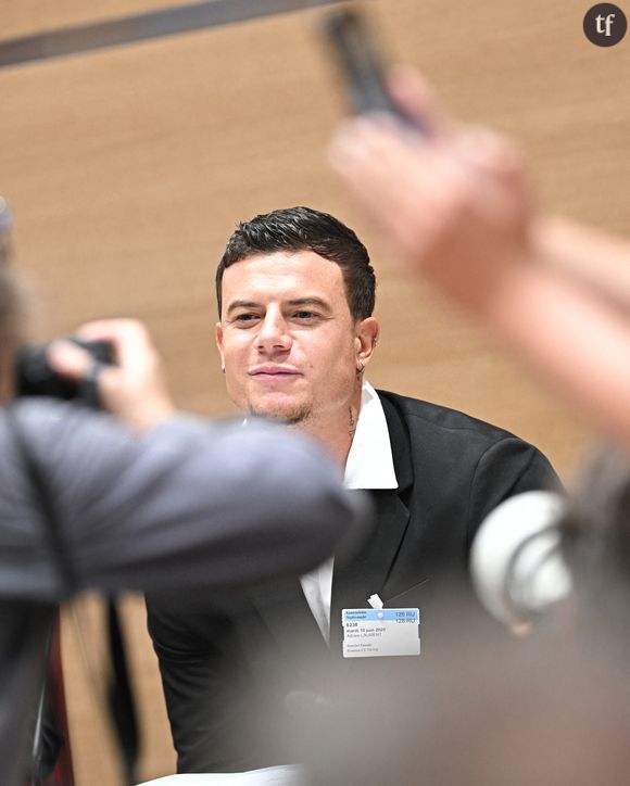 "Accepteriez-vous que votre fille de treize ans puisse suivre un homme comme vous sur TikTok ?", lui a demandé une députée. "Evidemment", a-t-il répondu.