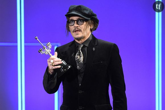 "Dans cette histoire j'étais surtout le crash test pour #MeToo, un véritable mannequin de crash test... Et puis à la fin de ce procès, tout le monde disait : “Ça va disparaître Johnny !” Mais je ne peux pas me fier à ça. Qu'est-ce qui va disparaître au juste ? La fiction colportée dans le monde entier à mon sujet ?", énonce Johnny Depp dans le journal.