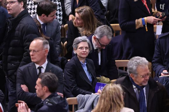 Elle n'est pas vraiment passée, cette recommandation de Philippe Gosselin à l'adresse de la députée Danielle Obono, et de ses consoeurs de LFI. L'homme politique en décochant cette phrase à l'Assemblée Nationale a éveillé l'indignation de Sandrine Rousseau. Qui en a profité pour dénoncer le sexisme ambiant au sein de l'hémicycle.