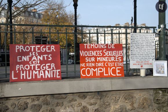 La députée écologiste et social du Rhône, Marie-Charlotte Garin a demandé l'application de la loi Evars adoptée en 2001, supposée garantir l'éducation affective, relationnelle et sexuelle à l'école.