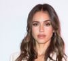 Une nouvelle idylle
Récemment divorcée après 17 ans de relation avec son ex-mari Cash Warren, la star aurait retrouvé l'amour dans les bras de Danny Ramirez. "Nous avançons avec amour, gentillesse et respect des uns et des autres et serons toujours une famille", avaient annoncé Jessica Alba et Cash Warren en janvier 2025. Et d’ajouter : "Nos enfants restent notre priorité absolue et nous demandons le respect de notre vie privée pour le moment."
La star et son petit-ami ont été photographiés de retour de vacances au Mexique, ce qui a déclenché des rumeurs sur leur relation. Ni Danny Ramirez ni Jessica Alba n'ont commenté publiquement leur statut, mais plusieurs sources ont évoqué leur lien. Une source aurait confié à Us Weekly le 16 juillet 2025 que les deux stars "étaient amies avant que ça ne devienne romantique".