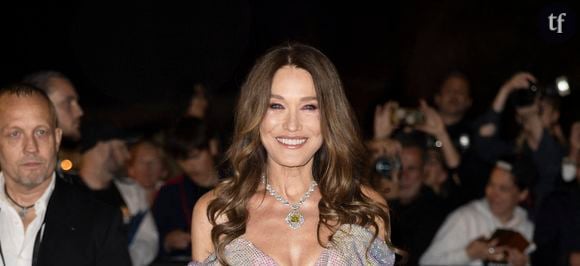 “Incroyable”, “c’est un bijou”, “quelle robe !” : Carla Bruni ultra glamour à Cannes, les internautes sont sous le charme