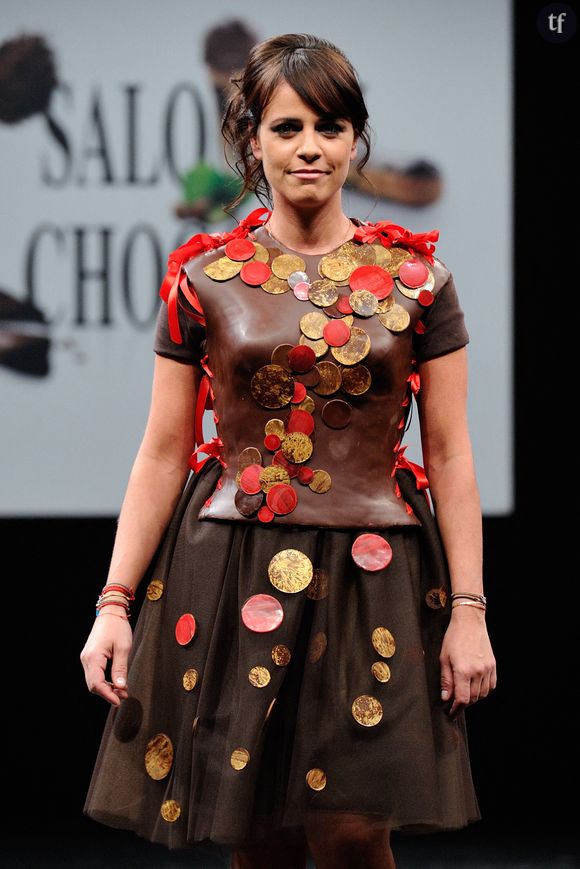 Car, après avoir chanté son exaspération pour les "cons" qui "perdent leur cédille", Koxie se positionne politiquement et rallie... Sarah Knafo, candidate d'extrême droite aux élections municipales de Paris.