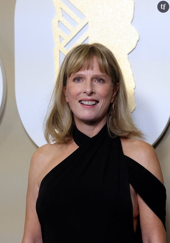 Actrice Césarisée, elle fustige ainsi en plein journal télévisé de la deuxième chaîne, à une heure de grande écoute, et devant un large public propice à être familiarisé à ces enjeux qui nous concernent tous : “Le patriarcat est une violence faite aux femmes”. Violence économique, de par les inégalités salariales, violence de genre, violence sociale, physique, psychologique. On pourrait lister longtemps ce que suggère l’actrice entre les lignes.