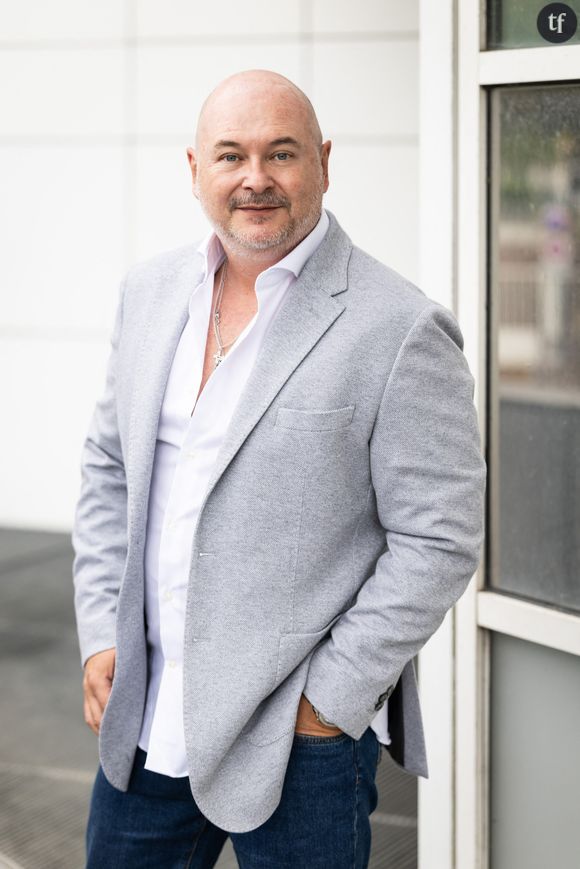 Accusé de viols, Cauet porte plainte et dénonce les "fantasmes sexuels" de l'une de ses accusatrices, les féministes scandalisées