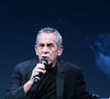 A Télé Loisirs, l'homme en noir se défend : "Je ne m'excuse pas, je ne m'excuserai jamais... je ne suis ni con ni machiste. S'il était con et machiste, c'est son problème à Laurent, il n'a pas à m'embarquer là-dedans".
