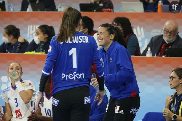 L'image inspirante du jour ? Les larmes de Cléopâtre Darleux, l'iconique gardienne de l'équipe française de handball