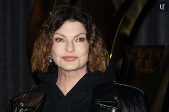 En 2021, elle brisait pour la première fois le silence sur le traumatisme causé par sa chirurgie esthétique ratée : "J'ai été brutalement défigurée par la procédure CoolSculpting (ou cryolipolyse , une méthode d'amincissement par le froid, NDLR) qui a produit l'effet inverse de ce que j'attendais". L'intervention aurait "augmenté et non réduit" ses cellules graisseuses et "déformé à vie" son corps. Malgré deux opérations correctives, elle n’est jamais parvenue à retrouver son apparence d’avant. La star a également dû faire face à un cancer du sein et subi une double mastectomie.