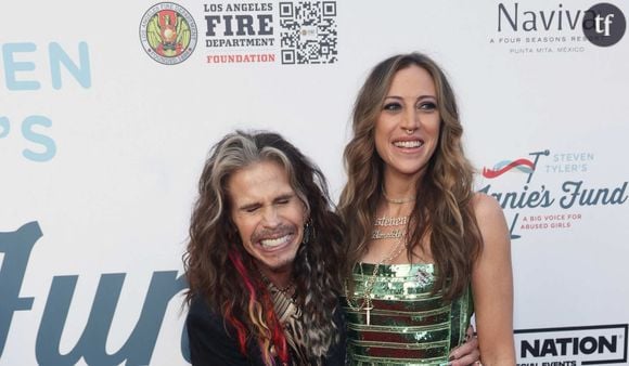 “39 ans d’écart ?!” : Steven Tyler, 77 ans, en couple avec Aimee Preston, 38 ans, ils font le (bad) buzz sur les réseaux sociaux