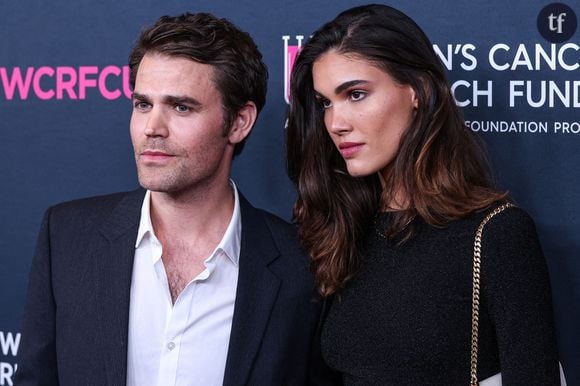 “18 ans de différence” : cet acteur de The Vampire Diaries officialise ses fiançailles et fait polémique