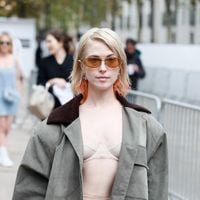 "Si tu es raciste et sexiste, ne viens pas à mes concerts", dénonce cette rockstar légendaire qui fait hurler les réacs