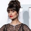 “Le monde n’aime pas les femmes”, s’attriste Clara Luciani, qui incite celles-ci à “se prendre par la main”
