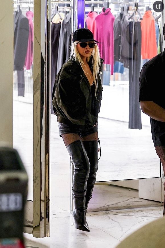 La chanteuse de 45 ans Christina Aguilera s’est produit jeudi 22 janvier 2026 devant 35 000 personnes à Paris La Défense Arena à l’occasion du gala des Pièces Jaunes.