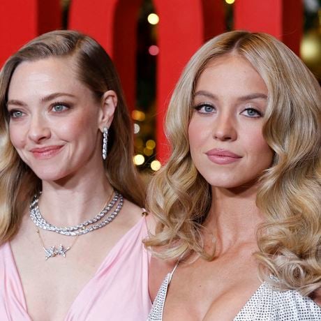 "Epoustouflante", "tellement jolie, "une beauté intemporelle" : l'apparition de Sydney Sweeney et Amanda Seyfried sur le tapis rouge laisse les fans bouche bée