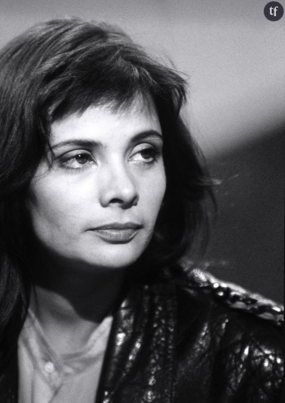 Mais l'autre grande actrice marquante, c'est Marie Trintignant. Comédienne regrettée, victime de féminicide, qui trouve chez Chabrol l'un de ses rôles les plus importants. Deux ans après, elle enchaîne les partitions de premier plan. Et le cinéaste la retrouvera pour "Betty"...