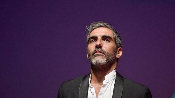 "Je n'en veux pas à ceux qui ne m'ont pas défendu !" : ce célèbre humoriste revient sur ses accusations de viol dans une tribune polémique