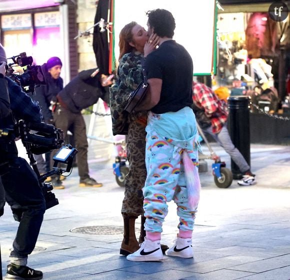 Une source proche de l'actrice affirme que ce mail a été envoyé après que Lively se soit plainte du comportement de l'acteur sur le tournage.