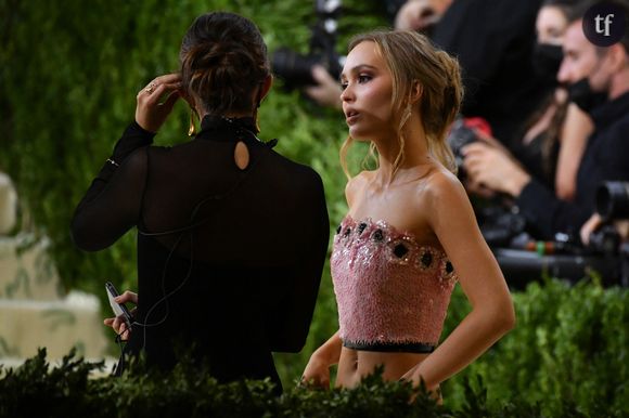 "Il y a beaucoup de lâcher prise... j'avais envie de devenir quelque chose de démoniaque, quelque chose d'un autre monde". Et cela n'a pas laissé Robert Eggers indifférent.