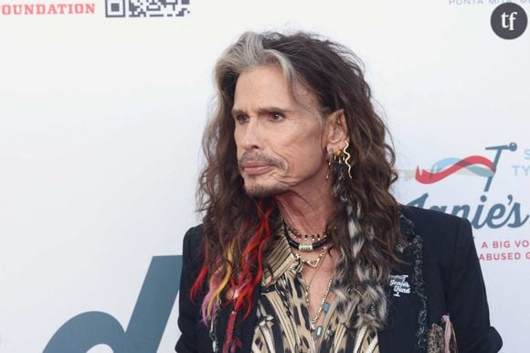 “39 ans d’écart ?!” : Steven Tyler, 77 ans, en couple avec Aimee Preston, 38 ans, ils font le (bad) buzz sur les réseaux sociaux