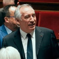 "Il a minimisé en disant que j’exagérais sans doute un peu" : François Bayrou accusé d'avoir couvert des violences sur mineurs dans un pensionnat