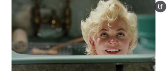 Pour le célèbre magazine, popstar, femme d’affaires, mère de famille, étudiante, tout le monde peut apprendre de la vie de Marilyn : “son existence est riche d’enseignements sur la santé mentale”, assène la revue. Notamment car après elle, bien des femmes - et pas seulement, comme on le précise plus haut - se sont attelées aux thérapies, se sont allongées sans honte ni crainte sur le divan, pour soigner leur stress, panser leurs traumatismes, en pleine époque Mad Men (les fifties), et bien après. Tout le monde se reconnaît dans la vulnérabilité de la comédienne.