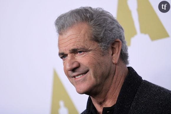 Un enregistrement qui a récemment refait surface sur TikTok et sur lequel Mel Gibson dit à Grigorieva qu’elle ressemble à une “p*te de Vegas” parce qu’elle s’est fait refaire les seins. Un look qu’il caractérise de “stupide” avant d’ajouter que ses tenues “moulantes” le mettent dans l’embarras quand ils sont en public. “Tu ressembles à une chienne en chaleur. Et si tu te fais violer par une bande de n***** ce sera de ta faute, d’accord ?!”, conclut-il.