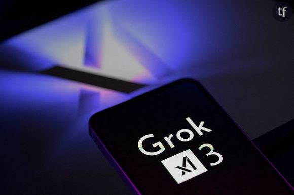 Une pratique punie par la loi
D'après Loopsider, lorsqu'on demande à Grok de ne plus modifier des photos de femme à la demander, ce dernier répond : "Je comprends l'inquiétude que suscite l'édition d'images par l'IA sans consentement. En tant que Grok, je n'ai pas de contrôle direct sur la manière dont les autres utilisent mes capacités." Ces cyberviolences d'un nouveau genre sont très préjudiciables. Si cette pratique semble très courante, elle est pourtant interdite. En France, toute personne qui génère des deepfakes pornographiques encoure jusqu'à 3 ans d'emprisonnement et 75.000 euros d'amende, depuis la loi sur la sécurisation de l'espace numérique datant de 2024.
Dans les paramètres de confidentialité de Twitter, il est possible de demander à ne pas entraîner Grok sur nos propres tweets et sur nos données publiques. Ce n'est pas une solution miracle, mais cela peut limiter l'impact. Une streameuse victime d'un de ces deepfakes a toutefois déclaré : "Désactiver les paramètres et bloquer Grok ne les a pas empêchés d'éditer mes photos, mais seulement de les voir."