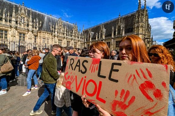 Celle-ci était axée sur le récit d’une jeune auto-stoppeuse violée par l’automobiliste qui l’avait prise en charge, qui a dû affronter le regard accusateur de la justice et de la police.