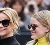 “Arrêtez d’être dégoûtants !” : sosie dingue de sa célèbre mère actrice Reese Whiterspoon, Ava Phillippe en a clairement marre des comparaisons