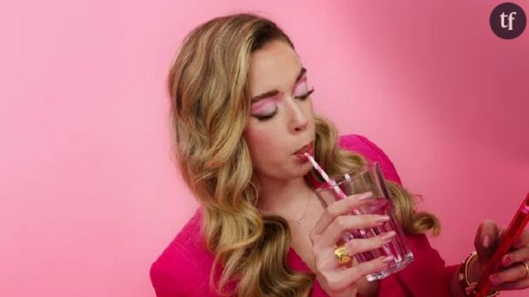 "Je ne suis pas que la fille qui a des faux cils et des faux ongles avec un blond platine. Je fais du sport, je cuisine, je travaille sur mes chansons, je suis aussi une grande soeur, une tata, je suis plein de choses. Je peux être plein de femmes à la fois !"