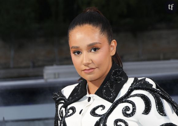 Poignée de main à Tim Burton, accolade avec Jenna Ortega et éclats de rire, celle qui se fait Lena Situations semblait on ne peut plus à l'aise.