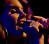 “Sa pop est lente et mélancolique, en dehors des codes et des dogmes, ses refrains ne sont ni conventionnels ni si entraînants, ses concerts ne sont pas spectaculaires. C’est une popstar qui ne fait pas de pop. Et pourtant, elle a vendu près de 40 millions d’albums”. (Sarah Dahan)