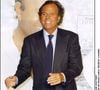 "Quel porc", "Culture du viol" : quand Julio Iglesias embrassait de force des femmes à la télévision, les internautes indignés