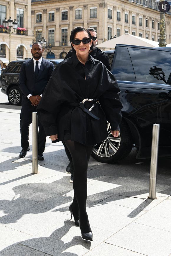 "Elles ont la jaunisse ?", "Elles ont 100 ans !" : Kris Jenner et Lauren Sanchez critiquées pour leurs chirurgies esthétiques “ratées” sur ces nouvelles photos buzz