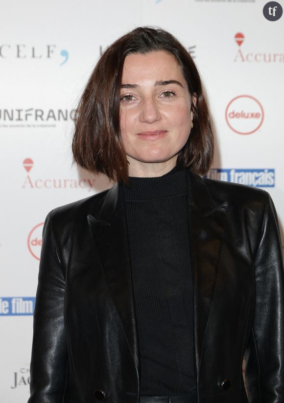 "Au bout d'un temps qui m'a paru être une éternité, la scène s'arrête, mais l'horreur est en moi... ça restera un non-sujet tout au long du tournage. Il n'y aura pas d'excuses, ça sera une scène comme les autres", avait encore déploré Nina Meurisse à propos d'une autre séquence vécue très jeune sur un plateau, dictée par une femme cinéaste, impliquant des violences physiques non simulées.