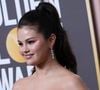Naturelle et rayonnante tout simplement", lit-on au gré de ces réactions aussi abondantes qu'énamourées... Son amie Selena Gomez, tout aussi solaire, soutient l'engouement.