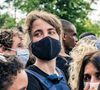 C'est en octobre 2025, plus précisément au théâtre des Bouffes du Nord, dans le 10ᵉ arrondissement de Paris, que prendra place sa performance. Adèle Haenel envisage donc clairement le théâtre comme un nouveau champ au sein duquel elle peut s'exprimer plus librement, en cohésion avec ses profondes convictions intimes et politiques.