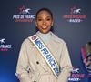 "La même haine que vous mettez dans ces commentaires qui parlent de mon poids, j'espère que vous mettez exactement la même force quand vous poussez des altères à la salle et pas quand vous levez un paquet de chips Lays sur votre canapé et que vous prenez votre pouce droit pour écrire des commentaires d'une atrocité pareille", a-t-elle déclaré.