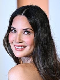 "Si sexy" : cette actrice star de Marvel pose en brassière transparente et en culotte pour célébrer sa sensualité