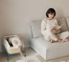 Enfin, citons le DEEBOT mini 2 dont la particularité, comme son nom le suggère, est d’occuper très peu de place dans votre intérieur. Une optimisation totale de l’espace qui va de paire avec la netteté de son nettoyage, efficace jusqu’aux bords et recoins des surfaces explorées.
