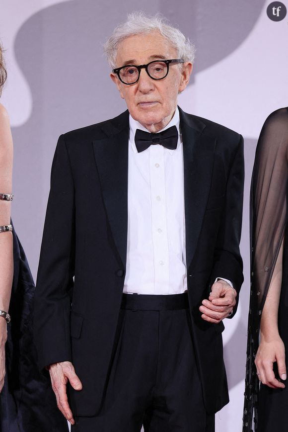 “C’est sa fille !” : Woody Allen 89 ans se livre sur son mariage très controversé avec son ancienne belle-fille 54 ans et déclenche la furie des internautes