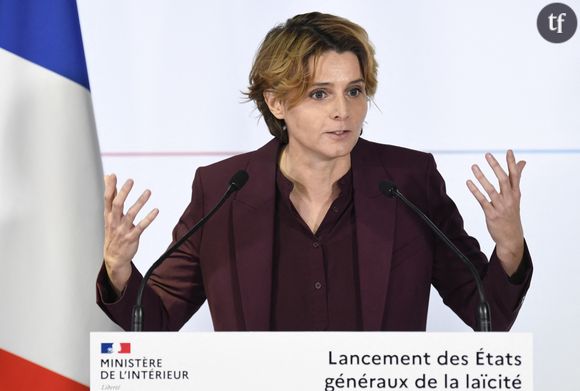 Caroline Fourest tient à défendre un autre discours concernant "l'après"... “Adrien Quatennens a reconnu son geste brutal. Il a été condamné. Il a droit à une seconde chance", s'est alertée à ce sujet Caroline Fourest face à Anne-Elisabeth Lemoine. "Si on sanctionne socialement des gens qui admettent, quelle différence fait-on avec ceux qui mentent ?”.&nbsp;