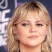 "Arrêtez de parler de son poids", "Belle avec ou sans rondeurs" : Louane dévoile sa silhouette amincie en maillot de bain, ses fans prennent sa défense